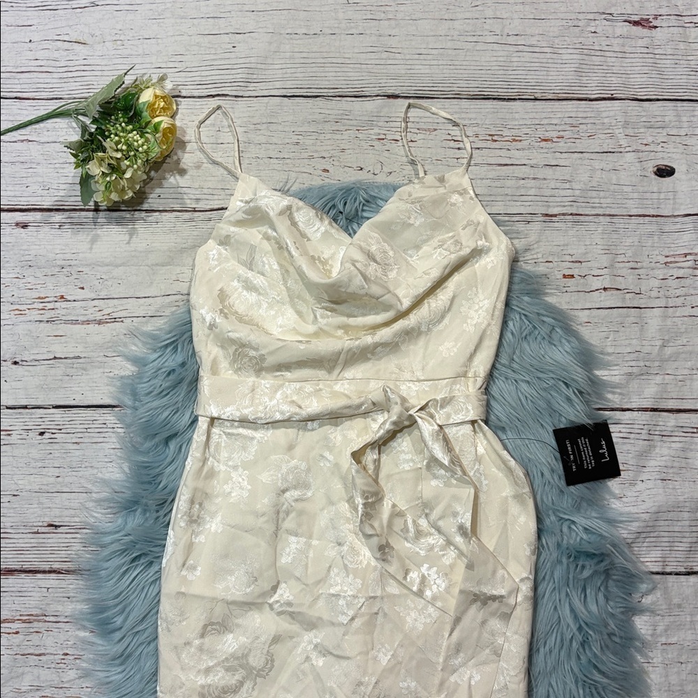NWT Lulus Modern Passion Ivory Floral Satin Jacquard Ruffled Midi Dress - Picture 6 of 9
